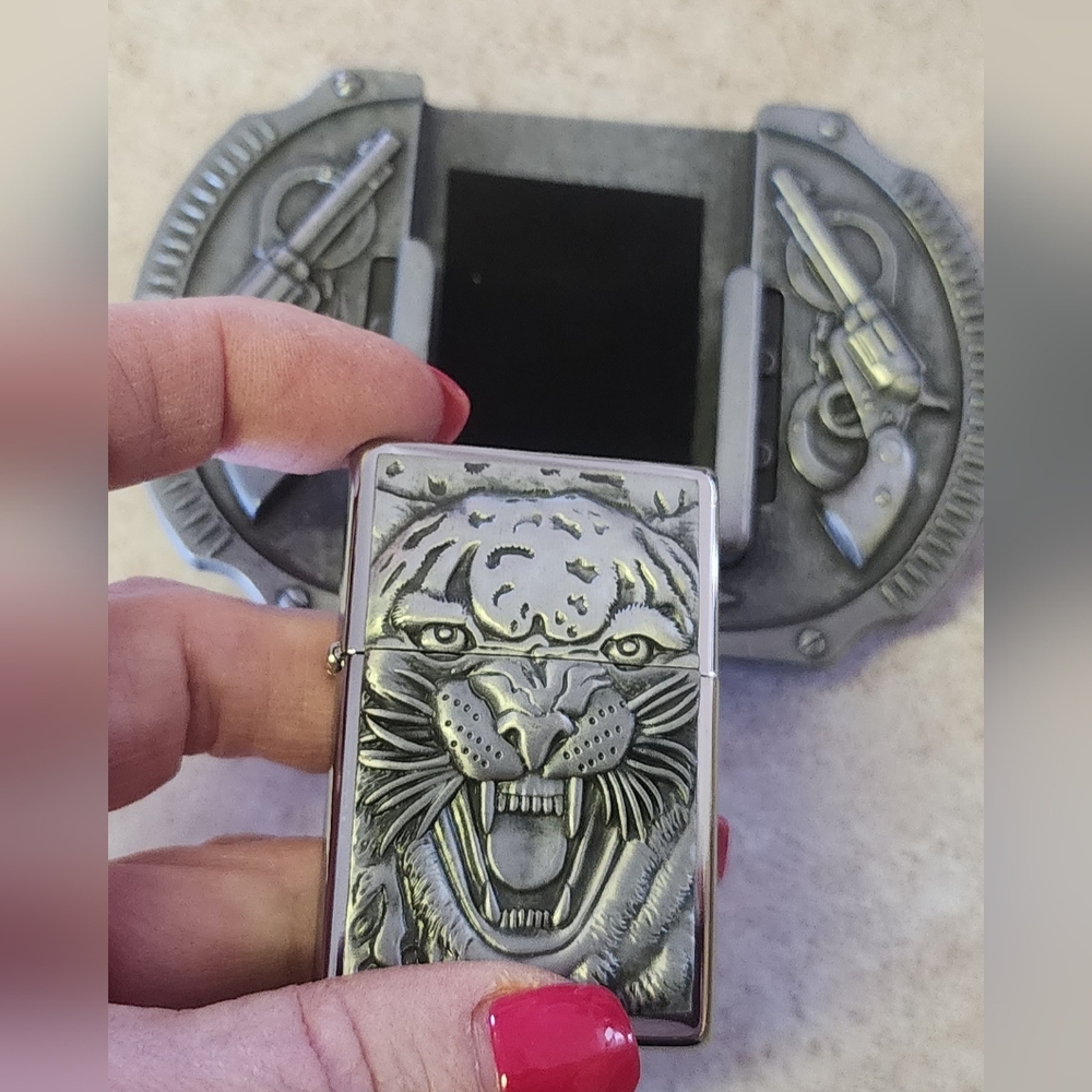 New Tiger revolver lighter belt buckle